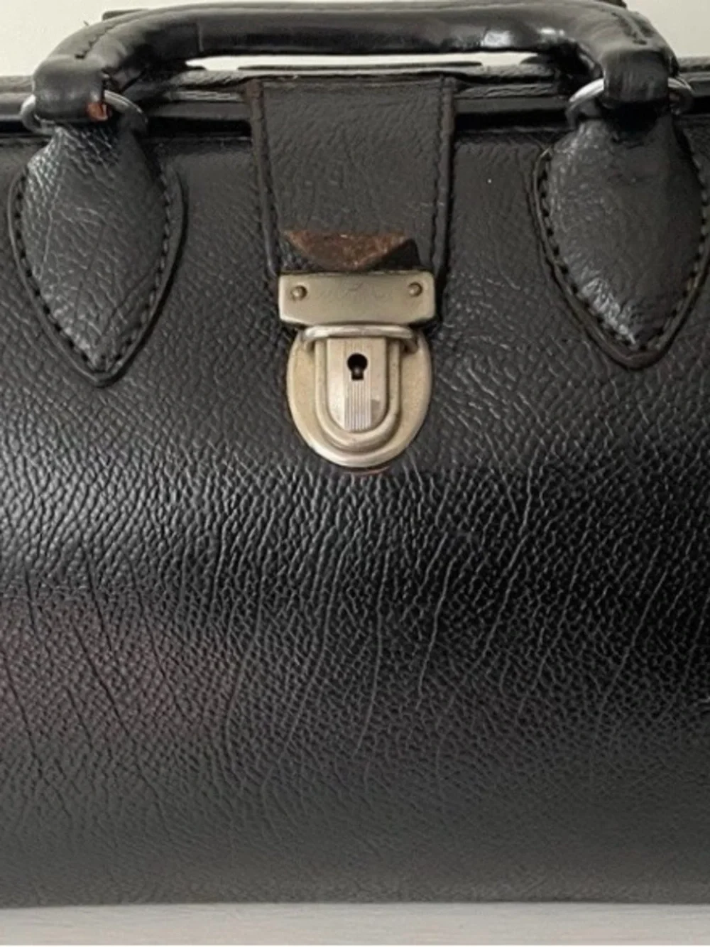 Men’s Black Leather Top-Handle Doctor Bag